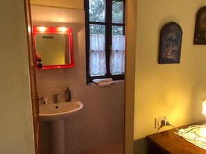 House | Bathroom