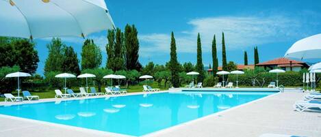 Apartment | Pool | Outdoor pool
