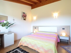 House | 2 bedrooms, individually furnished, bed sheets - Belvilla by OYO Riva dei Tor (Miane)