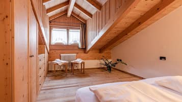 1 bedroom, individually furnished