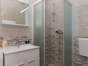 Apartment | Badezimmer | Dusche, Haartrockner
