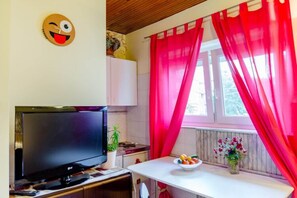 Apartment | Dining