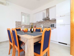 Apartment | Dining