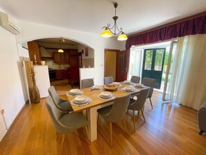 House | Dining - Villa With Pool Near Adriatic Coast (Vinodol)