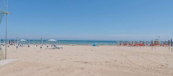 Cozy Apartment by the sea