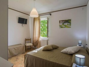 5 bedrooms, individually furnished, bed sheets - Belvilla by OYO Le Margherite Country House (Montefalcone Appennino)