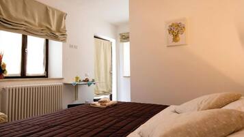 ํ์ฐ์ค | 5 ๊ฐ์ ์นจ์ค, ๊ฐ๊ฐ ๋ค๋ฅด๊ฒ ๊ฐ๊ตฌ ๋น์น, ์นจ๋ ์ํธ