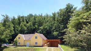 Exterior - Holiday Home Near Lake and Volcano Area (Nemesgulács)