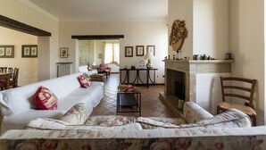 Villa | Living room - Classic Villa for Family With Pets (Bevagna)