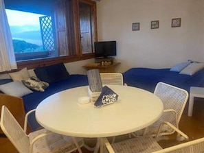 Apartamento | Sala de estar | TV