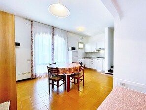 Villa | Dining