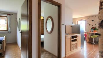 Apartment | 2 Schlafzimmer, Bügeleisen/Bügelbrett, individuell eingerichtet