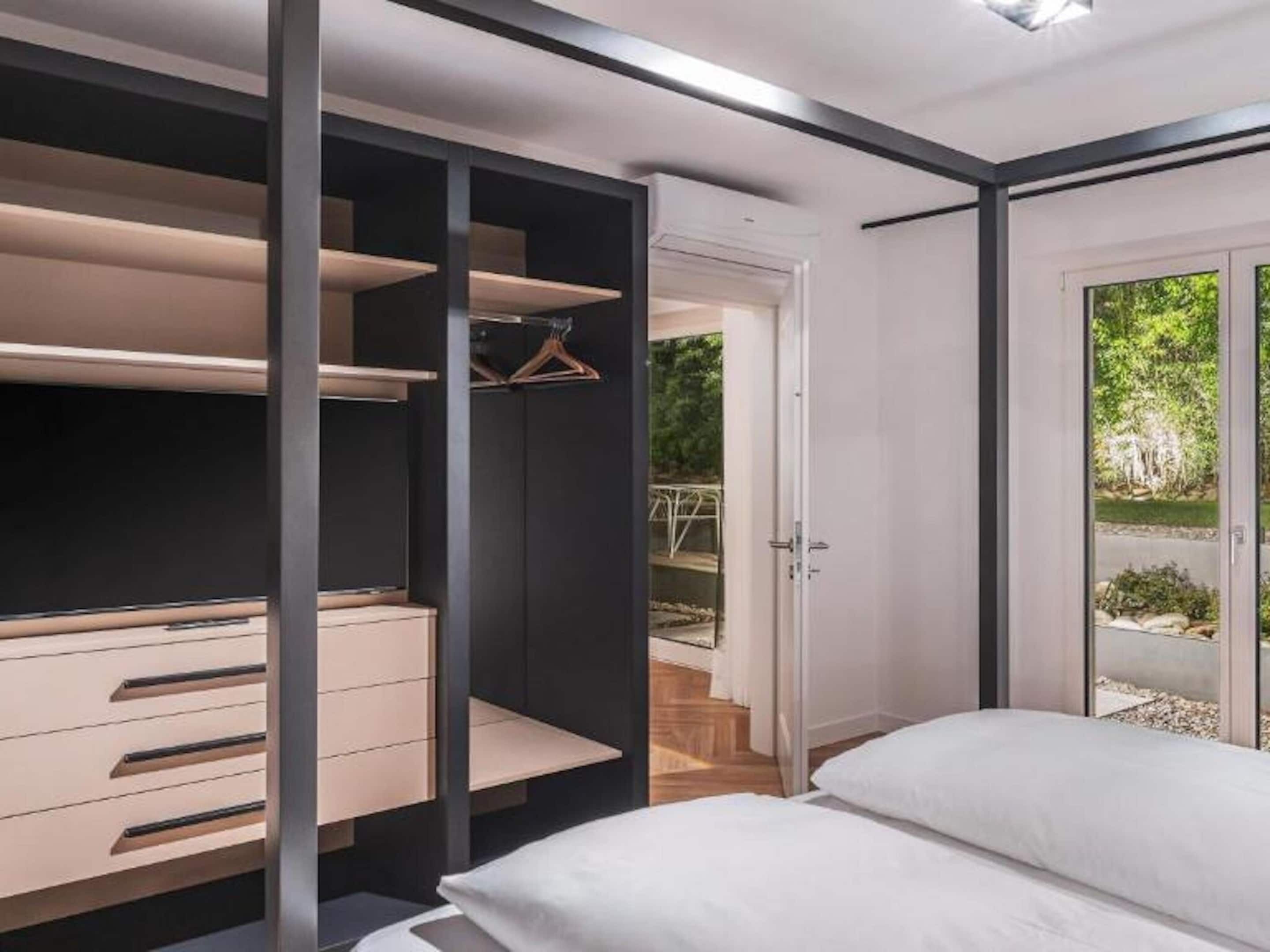 Apartemen | 1 kamar tidur dan dilengkapi dengan perabotan berbeda-beda