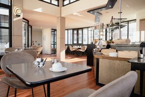 Daily buffet breakfast for a fee - Domicil Hotel Bonn (Bonn)