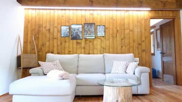 Chalet | Living area