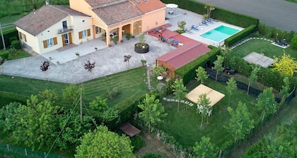 Lagoonside Elegance With Sauna