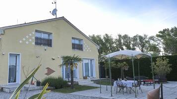Villa | Exterior