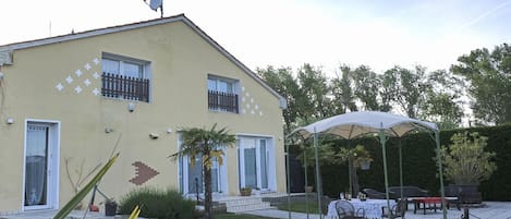 Villa | Exterior