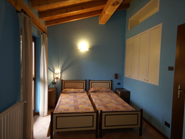 House | 2 bedrooms, individually furnished, bed sheets