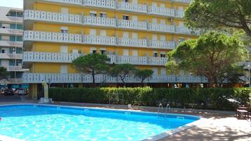 Apartment | Kolam renang | Kolam renang terbuka