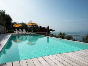 House | Pool