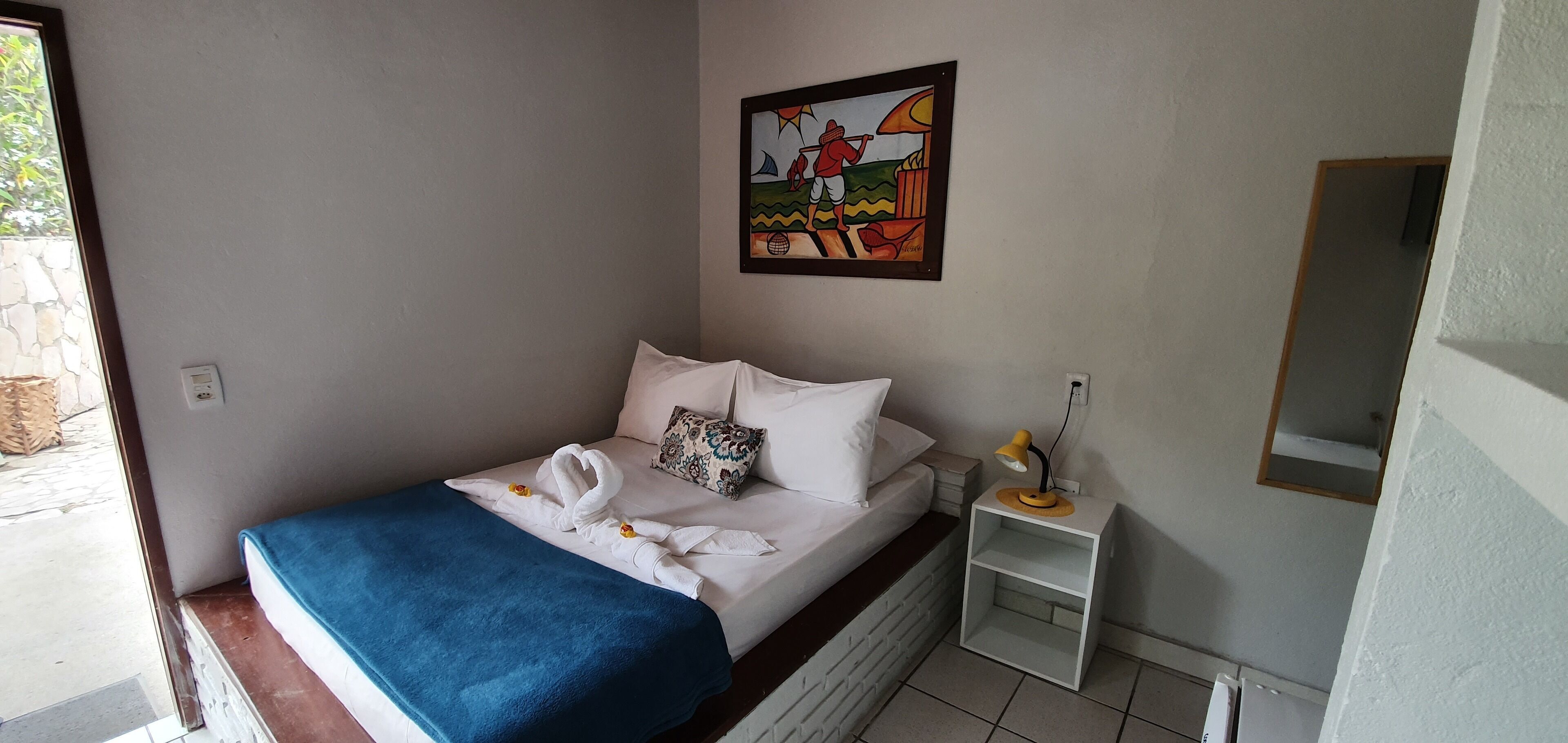 Hypo-allergenic bedding, iron/ironing board, free WiFi, bed sheets