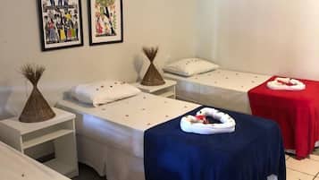 Hypo-allergenic bedding, iron/ironing board, free WiFi, bed sheets
