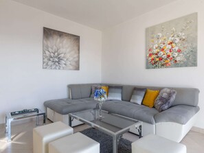 Apartment | Living area - 2 Room Apartment With hot tub (Zupa dubrovacka)
