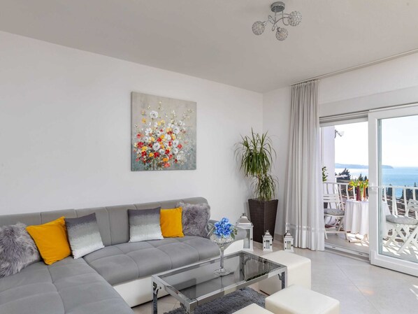 Apartment | Living area