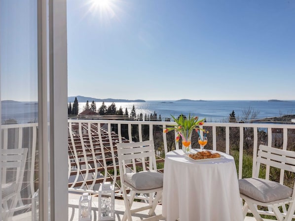 Apartment | Dining - Apartments Blazevic - Two Bed/apt With Hot Tub (Zupa dubrovacka)