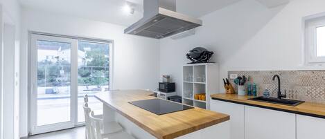 Hus | Eget kök | Diskmaskin och grytor/köksredskap