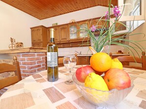 Apartment | Dining - Apartments Peselj-one Bedroom Apartment With Balcony and Sea View (Smokvica)