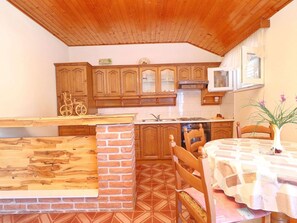 Apartment | Eigene Küche | Kühlschrank, Ofen, Herdplatte