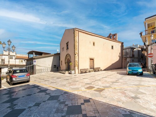 Apartment in Italy Near Scenic Coastline