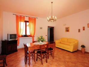 House | Dining