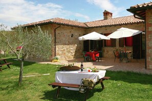 House | Exterior - Farmhouse Passignano Near Lake Trasimeno (Passignano sul Trasimeno)