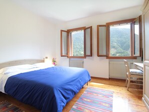 2 chambres, ameublement personnalisé, draps fournis