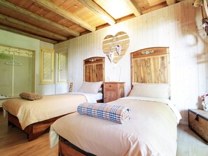 Maison | 2 chambres, ameublement personnalisé, fer et planche à repasser