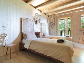 House | 2 bedrooms, individually furnished, iron/ironing board, bed sheets - Holiday Home in Feltre With Garden BBQ (Pedavena)