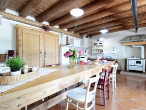 House | Dining - Holiday Home in Feltre With Garden BBQ (Pedavena)