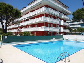 Apartment | Pool | Outdoor pool