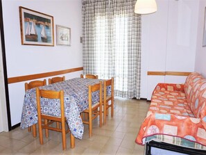 Apartment | Dining - Ground Floor Apartment in Caorle for 6 (Caorle)