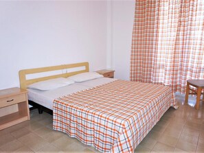 Apartment | 2 bedrooms - Ground Floor Apartment in Caorle for 6 (Caorle)