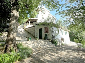 Villa | Exterior
