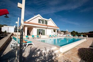 Villa | Front of property