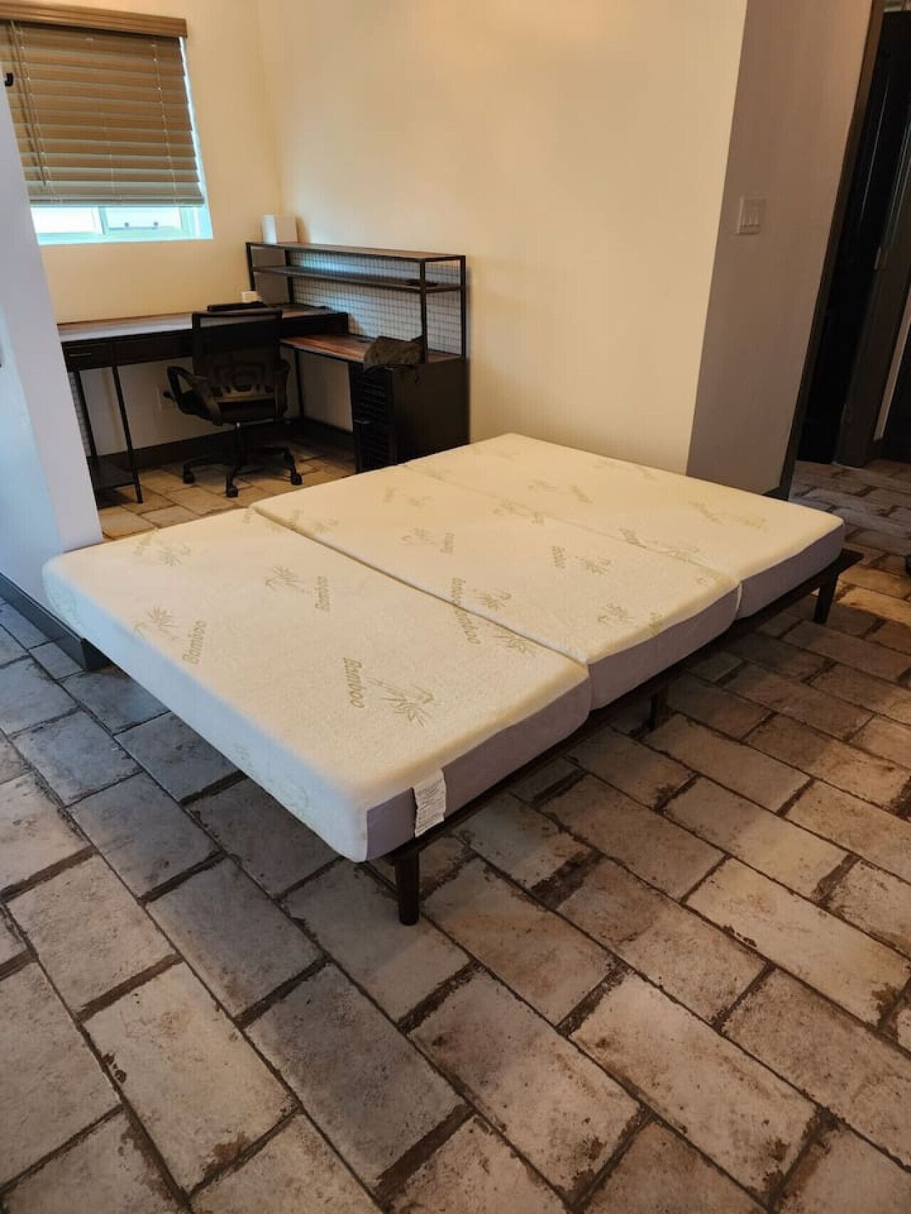 1 bedroom, desk, iron/ironing board, WiFi