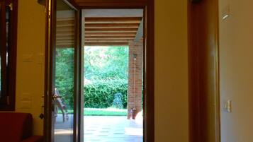 Apartment | 1 bedroom, individually furnished, bed sheets