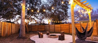 Designer Oasis: King Bed | Tranquil Backyard