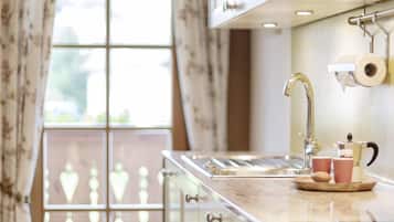 Køleskab, ovn, kogeplade, opvaskemaskine