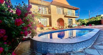 Villa with swiming pool